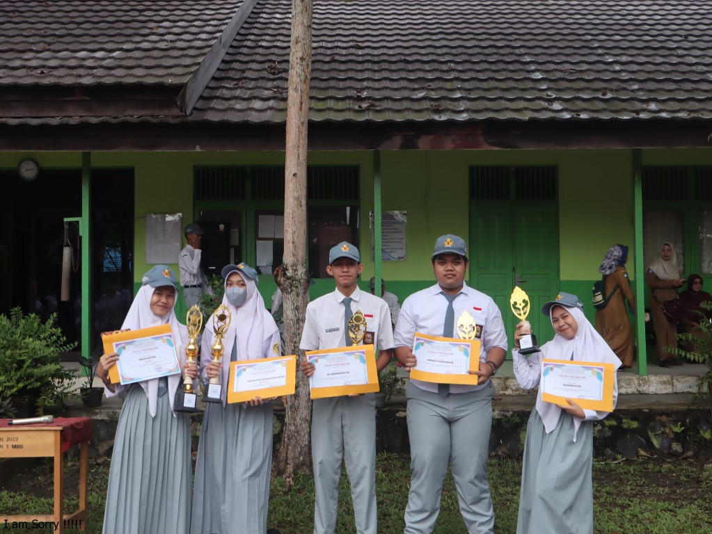 Beasiswa Prestasi untuk Siswa Berprestasi Kurang Mampu
